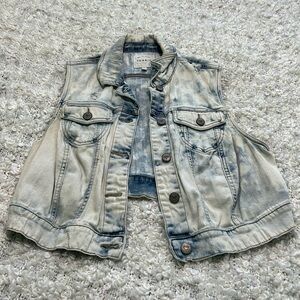 TORRID acid washed Jean vest Size 0